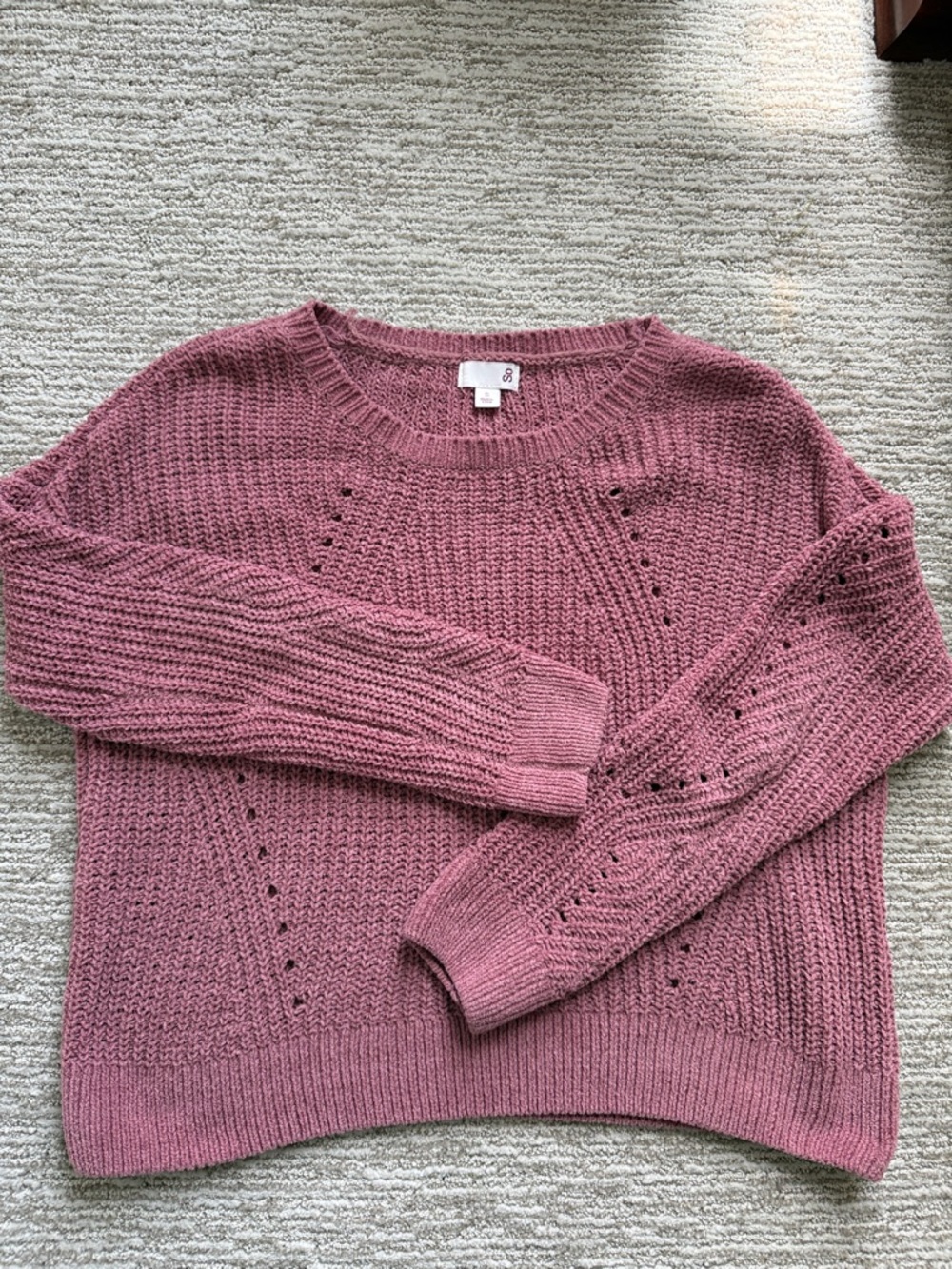 Women’s Crew Neck Mauve SO Sweater Size Small.
